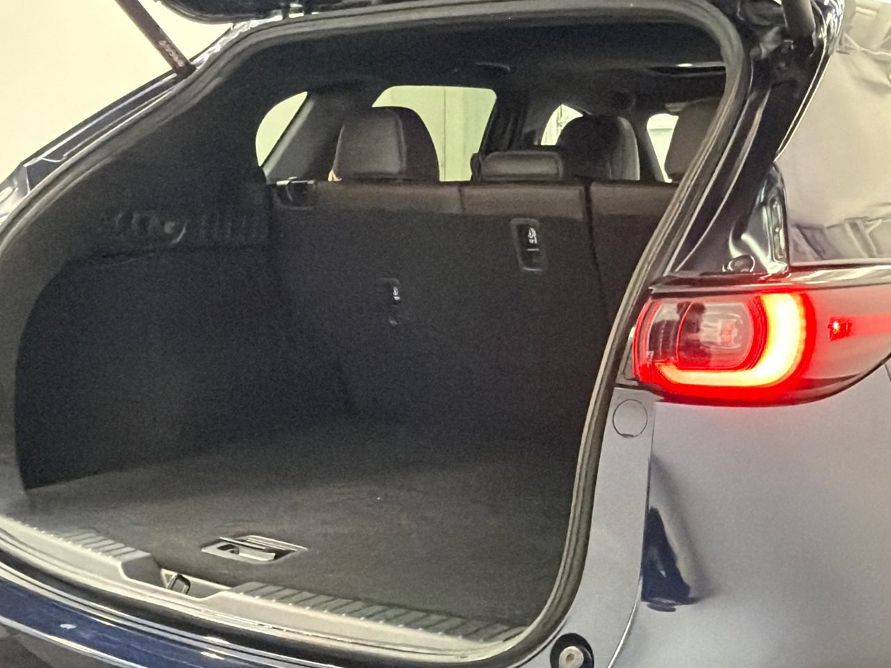 Used 2025 MAZDA CX-5 Signature image 8