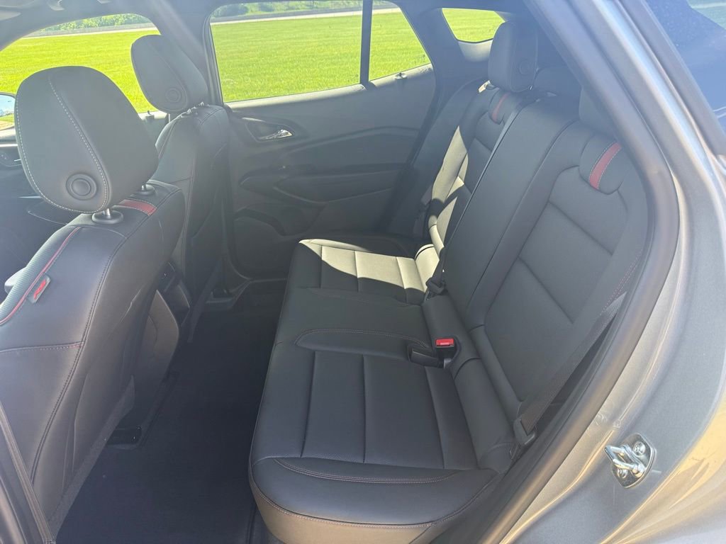 Used 2025 Chevrolet Trax RS w/ Driver Confidence Package image 13