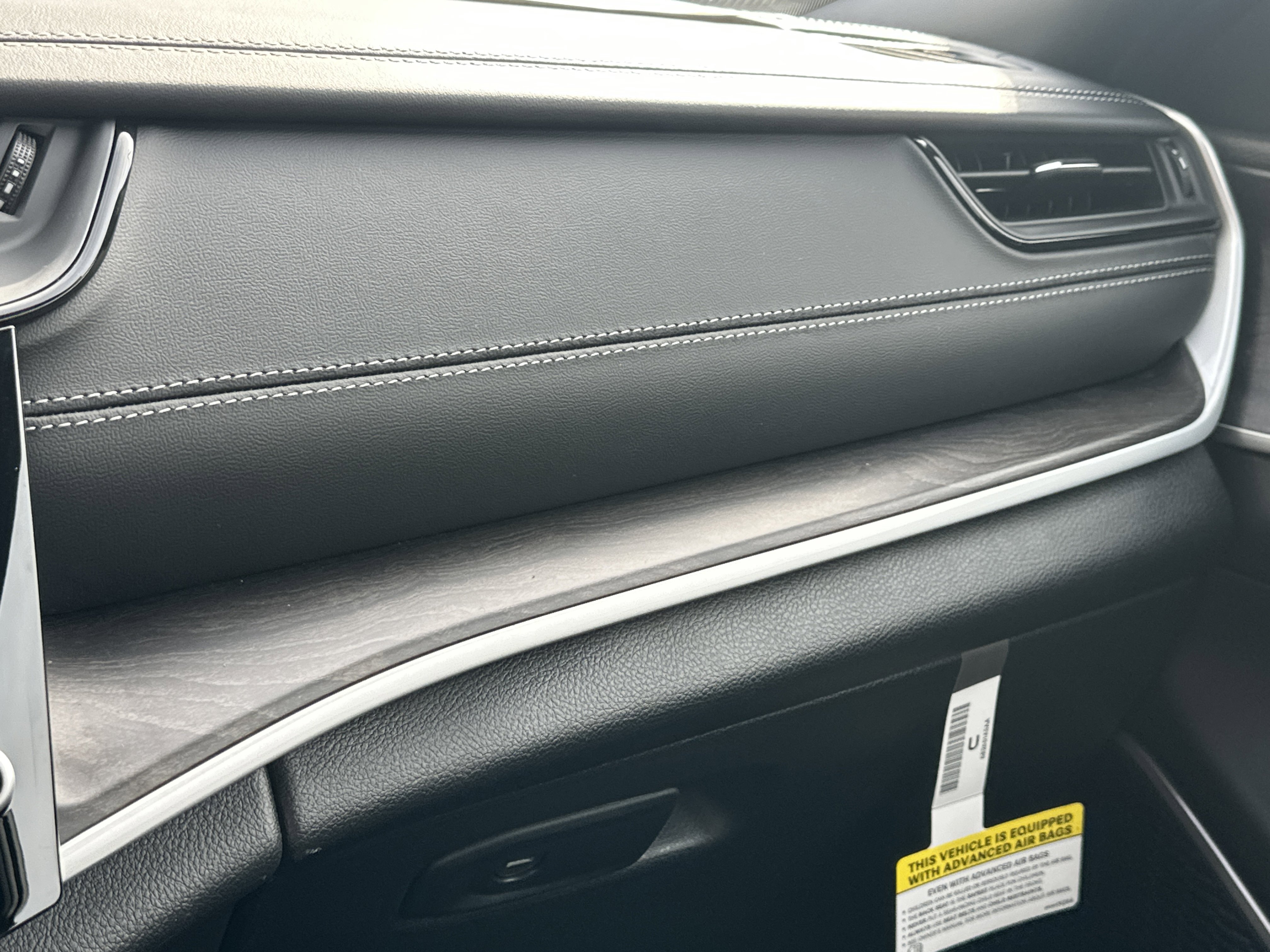 New 2026 Jeep Grand Cherokee L Limited image 9