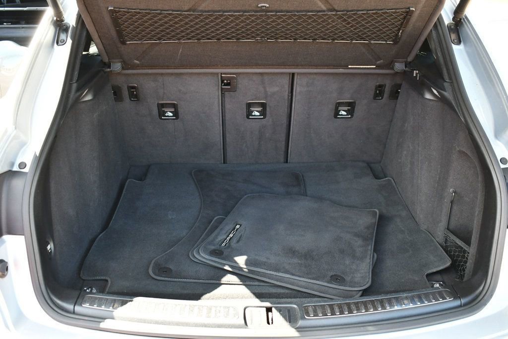 Used 2016 Porsche Macan S image 16