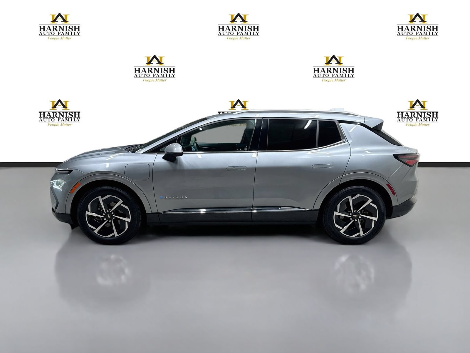 Used 2024 Chevrolet Equinox EV LT FWD image 9