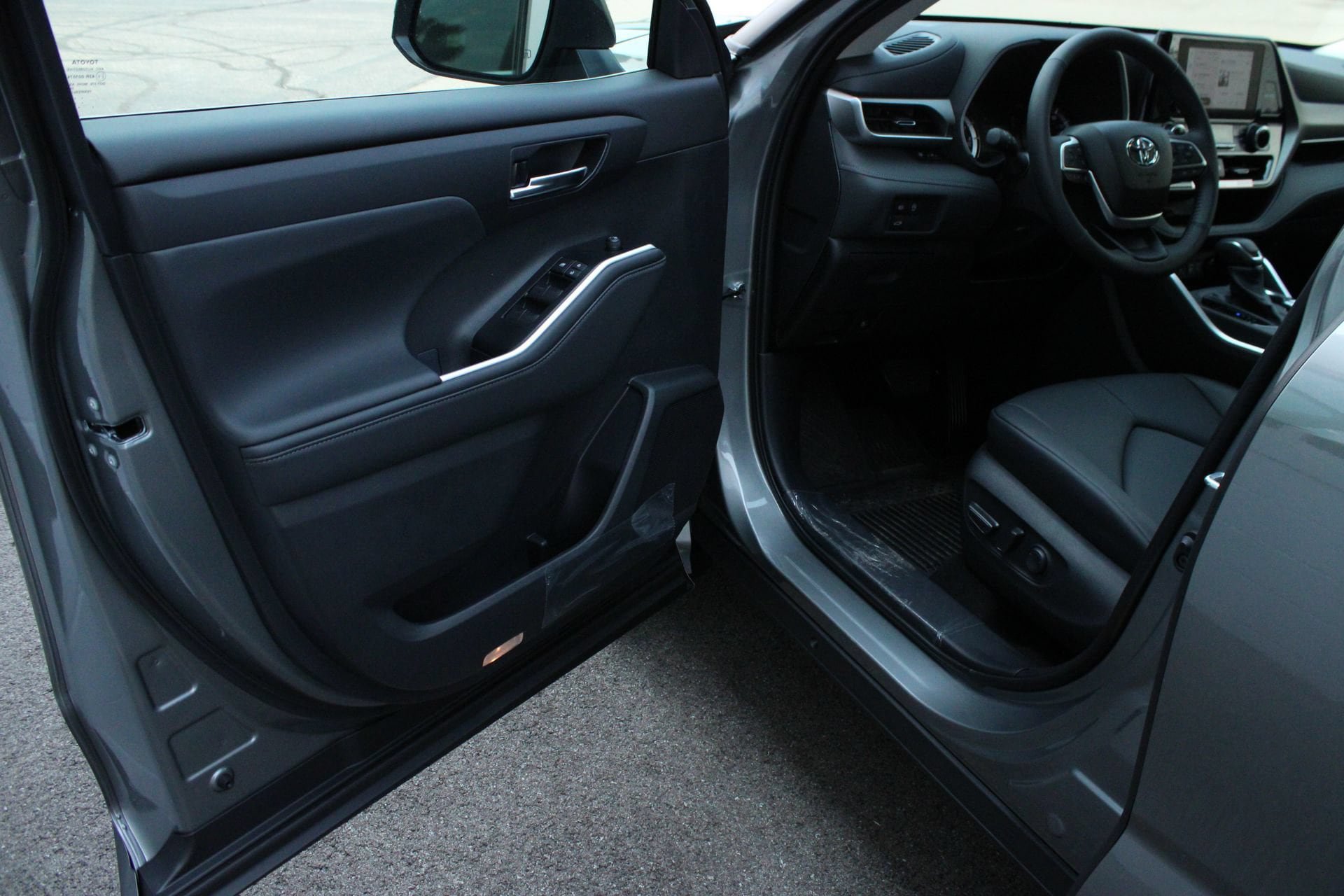 New 2026 Toyota Highlander XLE AWD/4WD image 13