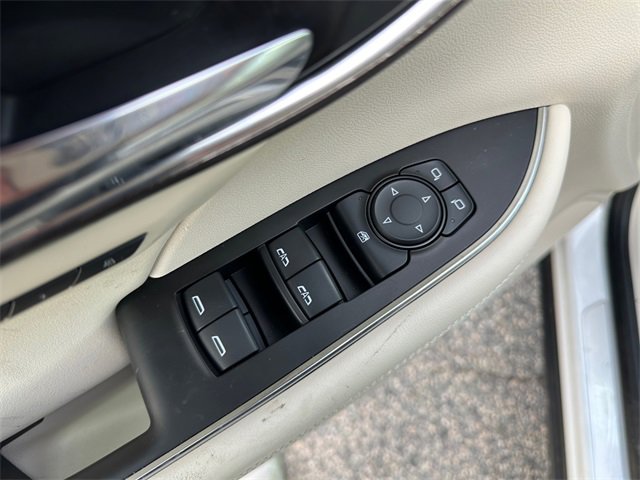 Used 2023 Buick Envision Avenir image 19
