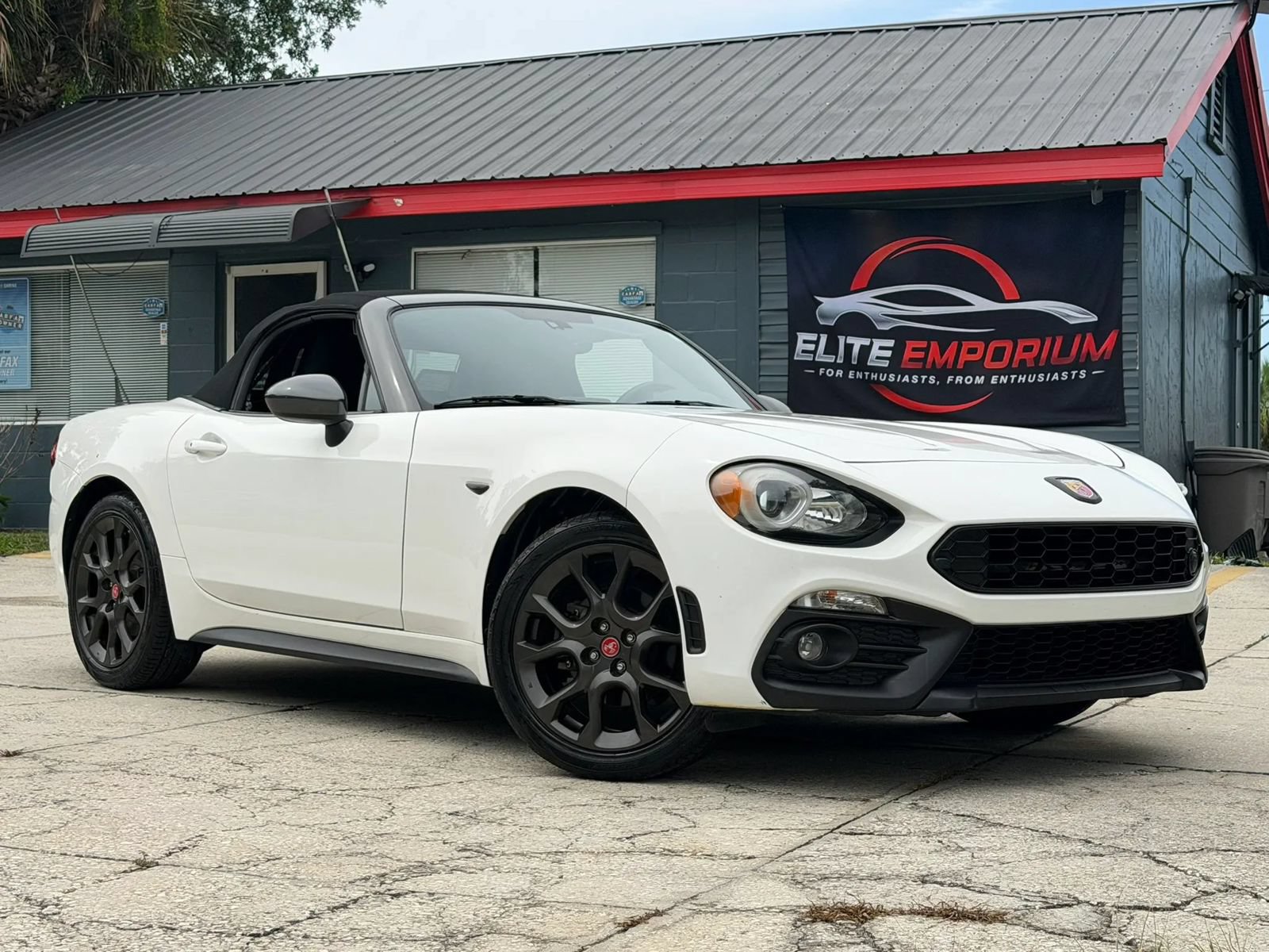 Used 2017 FIAT 124 Spider Abarth RWD image 33