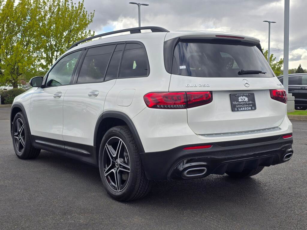 Used 2023 Mercedes-Benz GLB 250 4MATIC w/ AMG Line image 4