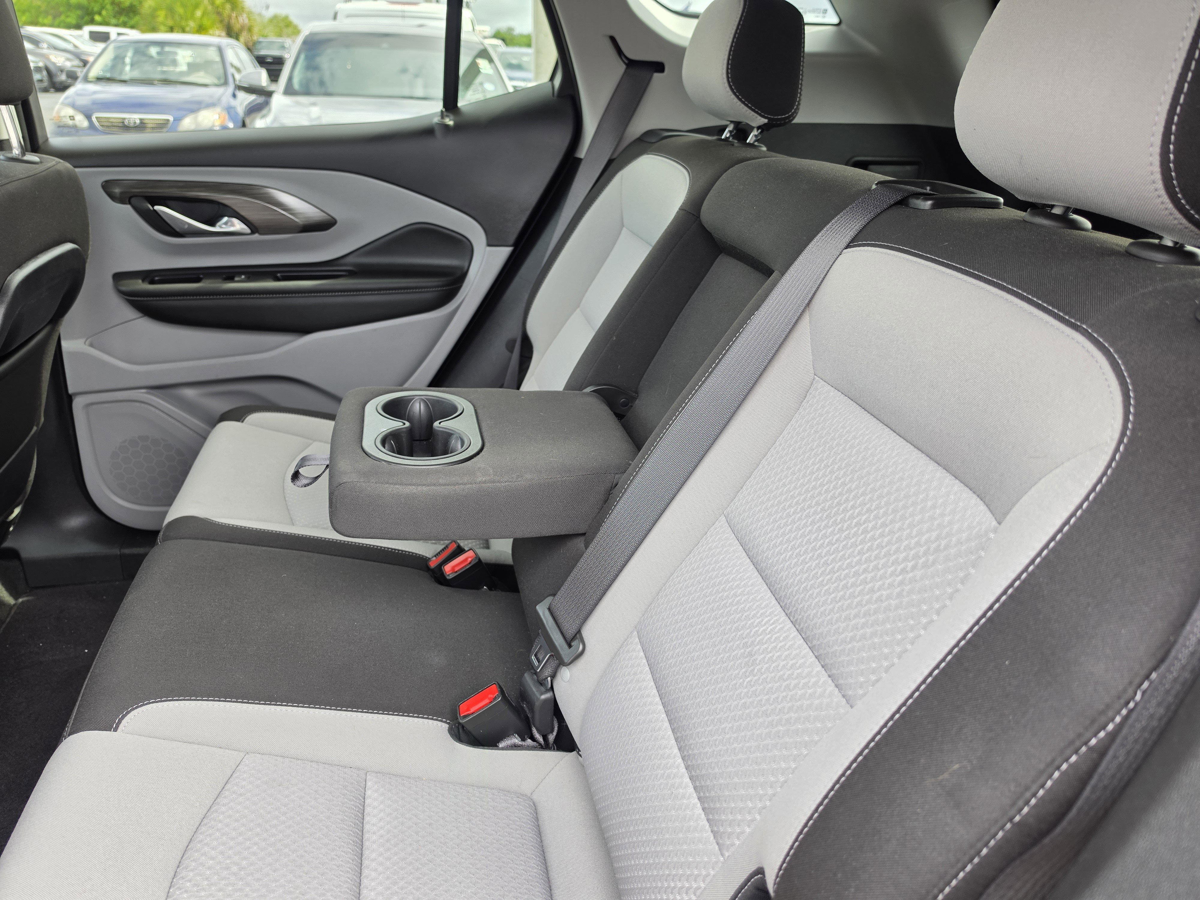Certified 2024 GMC Terrain SLE w/ Driver Convenience Package FWD image 9