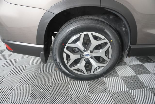 Used 2023 Subaru Forester Premium image 14