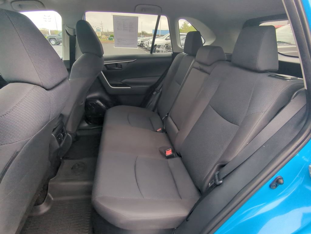Used 2020 Toyota RAV4 LE w/ All Weather Liner Package AWD/4WD image 22