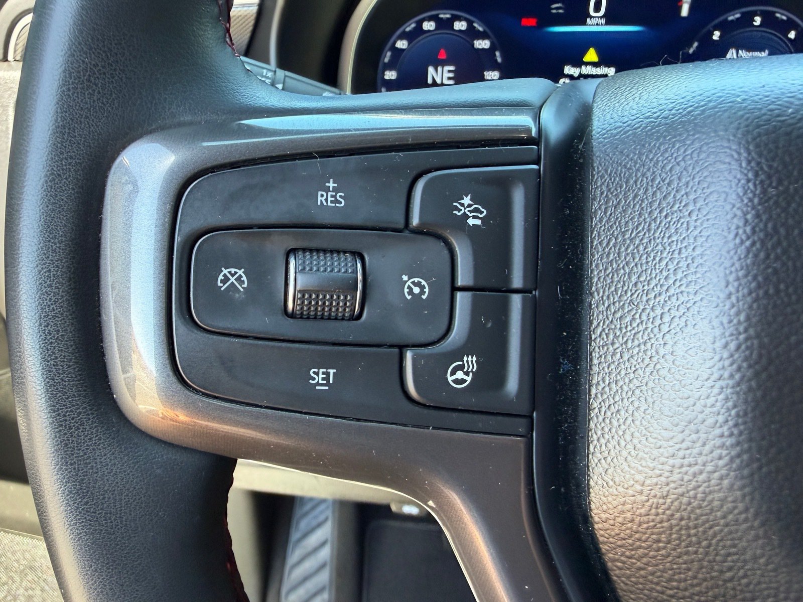Used 2023 Chevrolet Suburban RST w/ Luxury Package AWD/4WD image 17