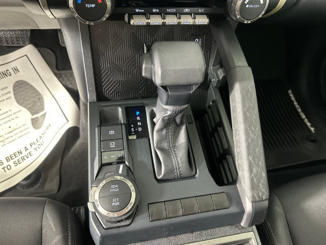 Used 2025 Toyota Tacoma SR5 AWD/4WD image 15