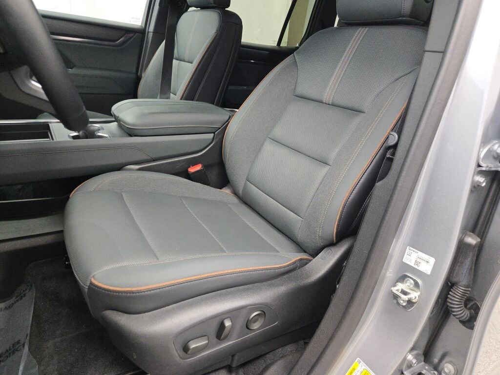 Used 2024 GMC Acadia AT4 w/ LPO, Floor Liner Package image 28