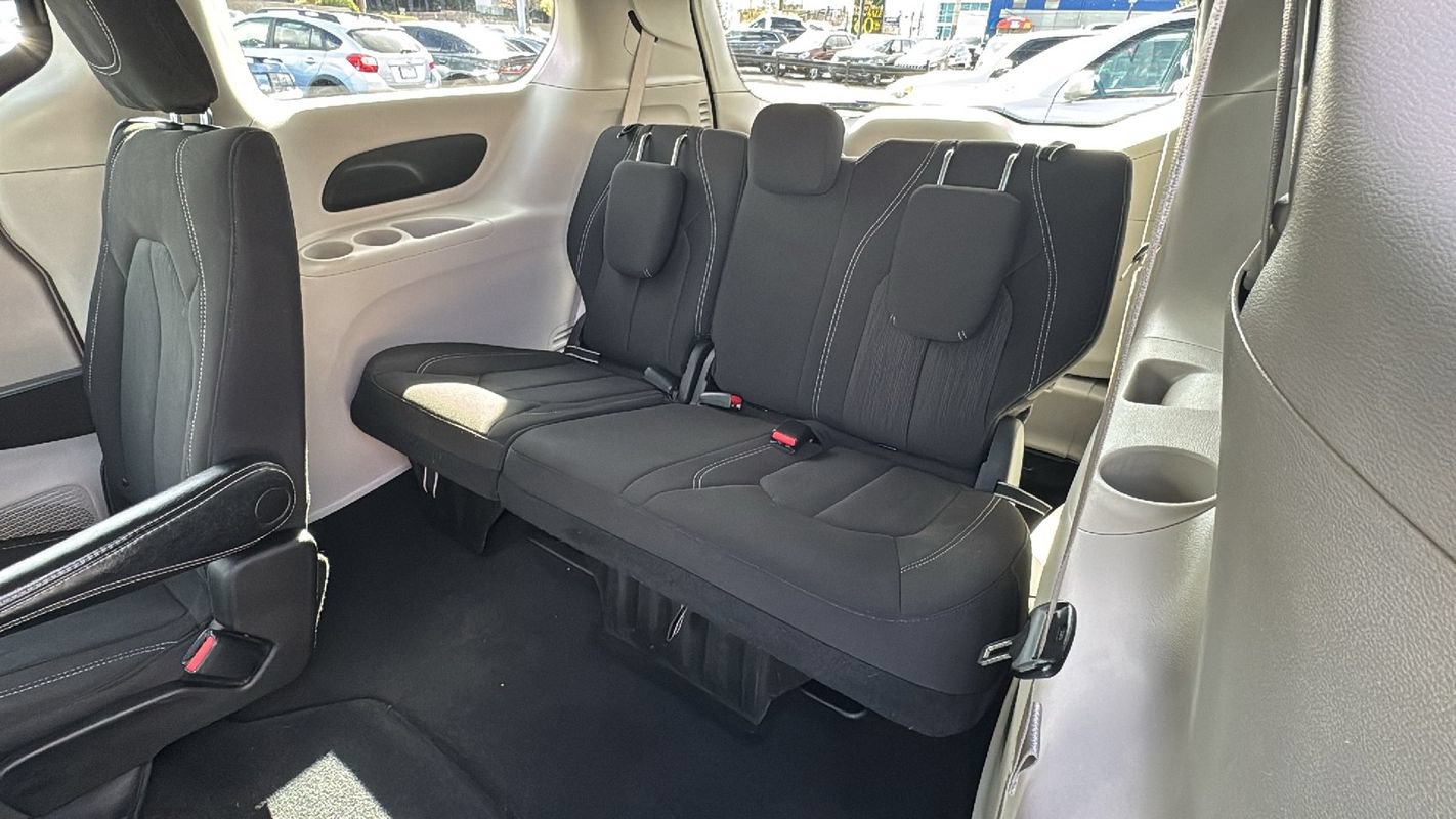 Used 2023 Chrysler Voyager LX FWD image 14