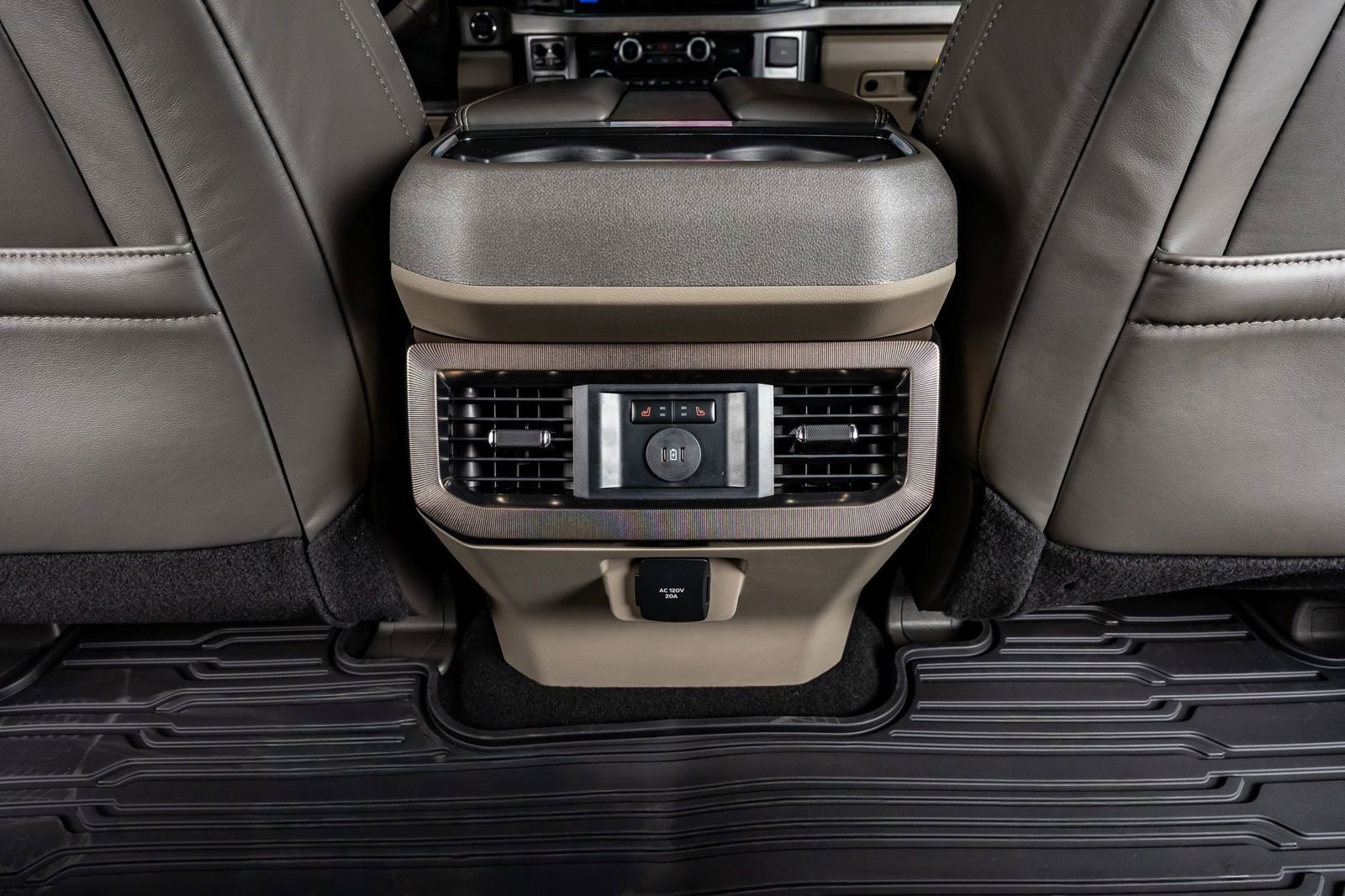 Used 2026 Ford F350 Platinum w/ Platinum Plus Package image 34