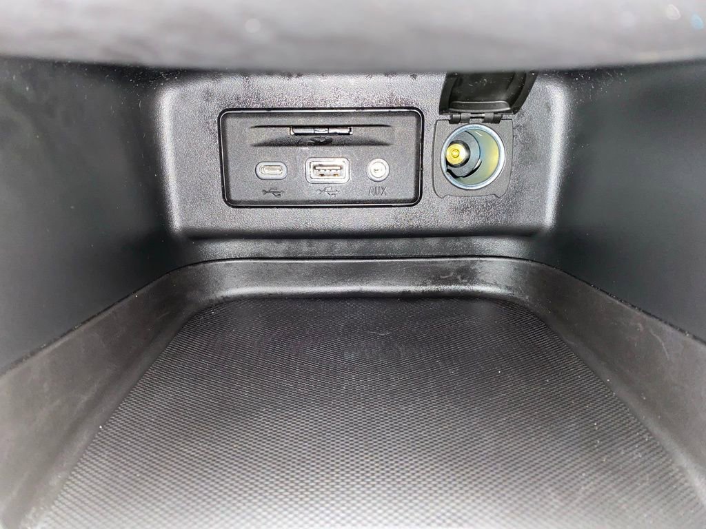 Used 2023 Chevrolet Equinox RS image 46