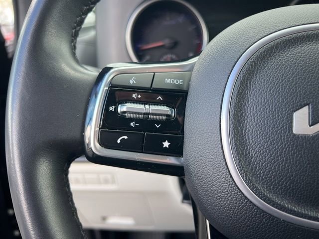 Certified 2024 Kia Carnival LX image 15
