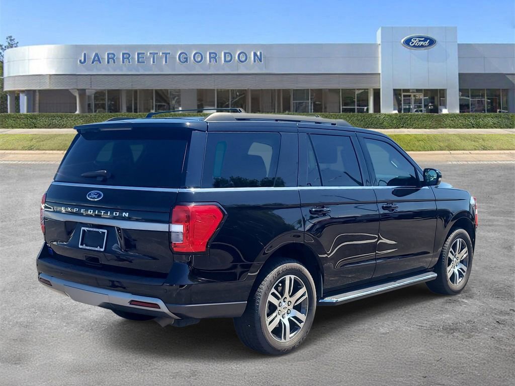 Used 2023 Ford Expedition XLT image 4