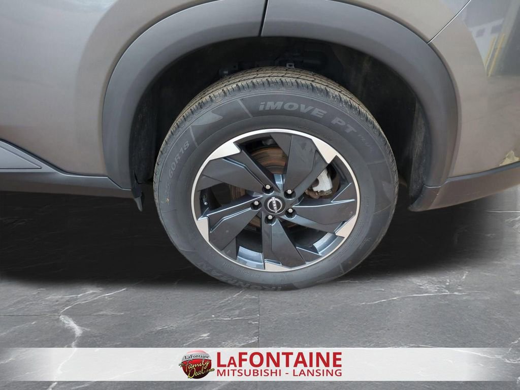 Used 2025 Nissan Rogue SV image 30