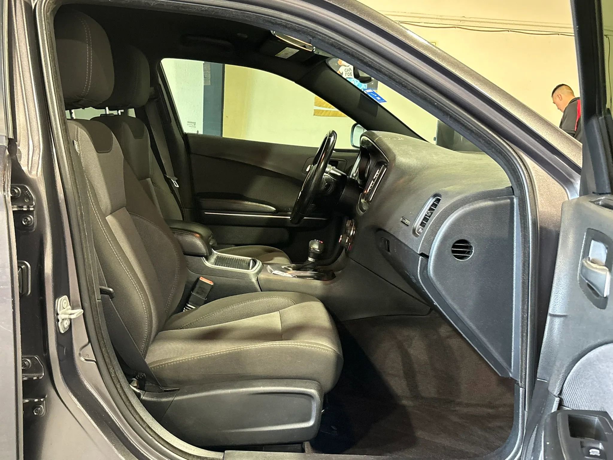 Used 2017 Dodge Charger SE RWD image 12