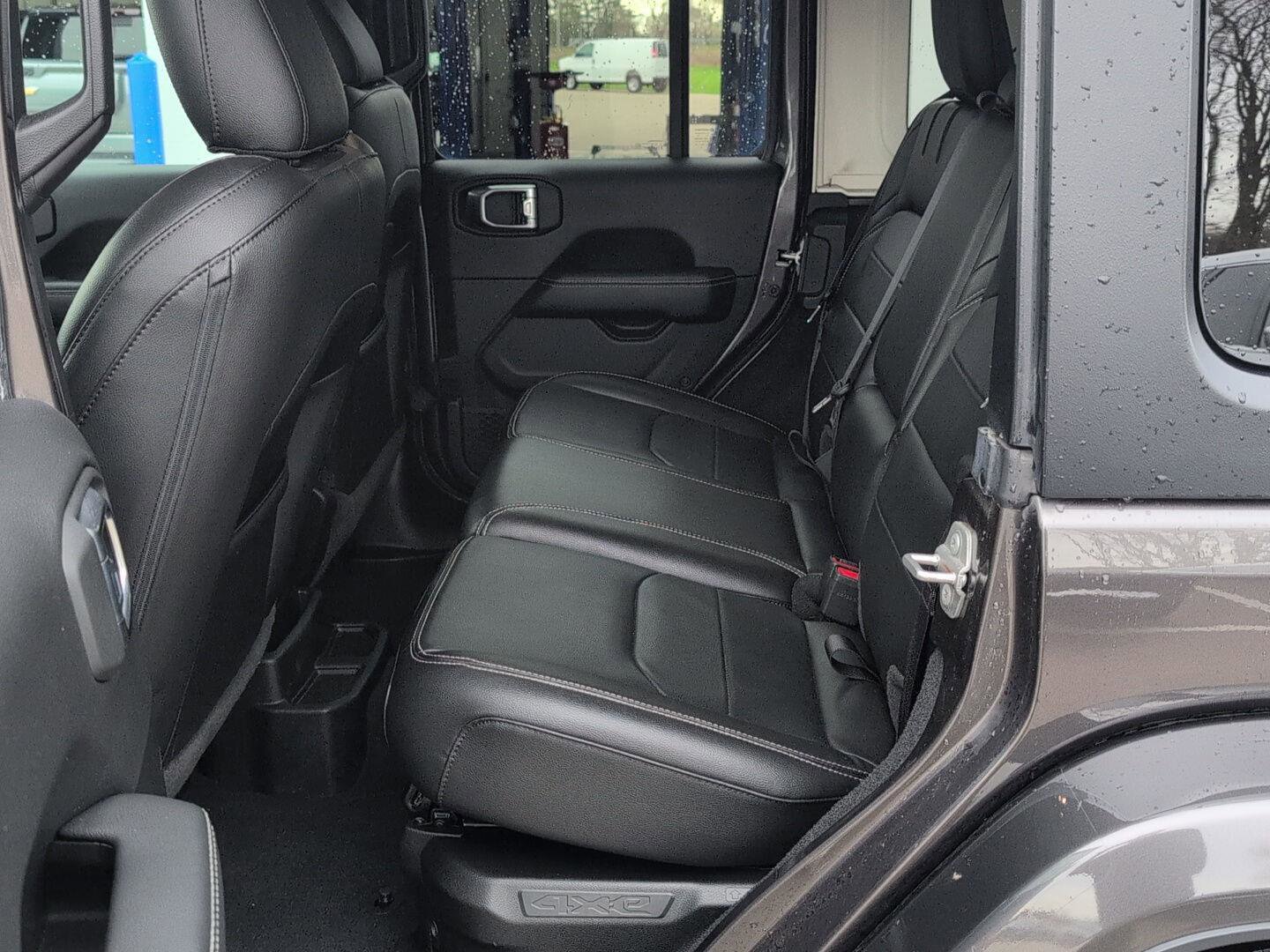 Used 2023 Jeep Wrangler Sahara w/ Cold Weather Group image 15