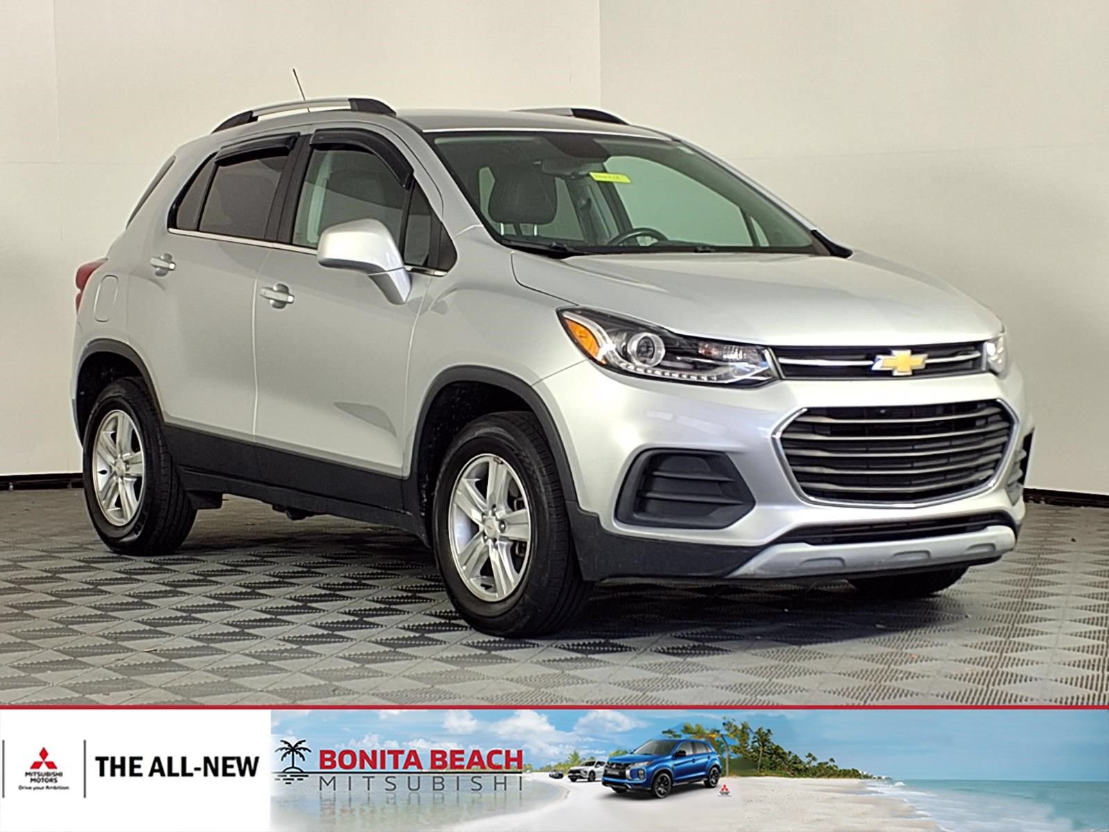 Used 2020 Chevrolet Trax LT w/ LT Convenience Package AWD/4WD image 1