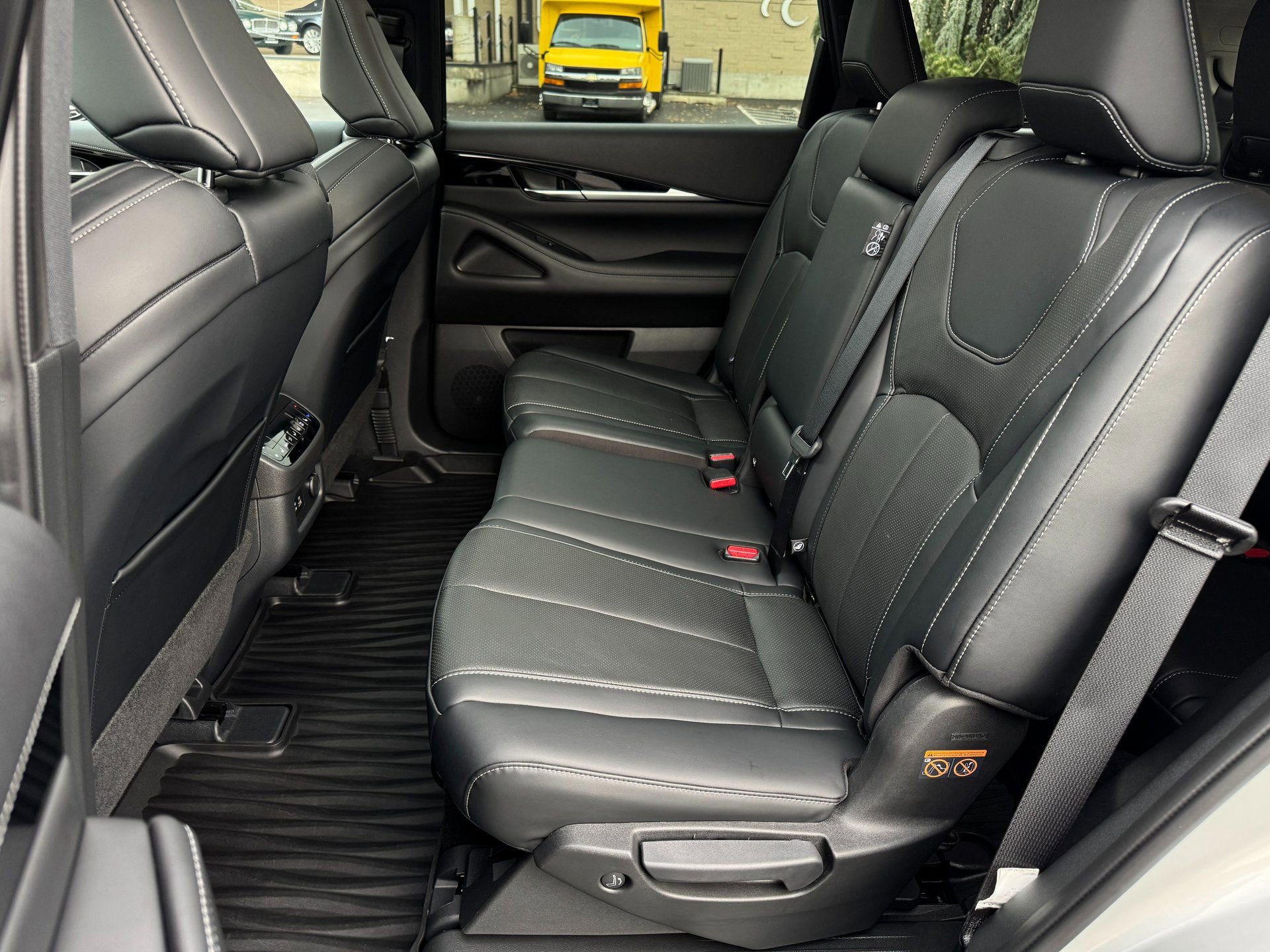 Used 2023 INFINITI QX60 Pure image 13