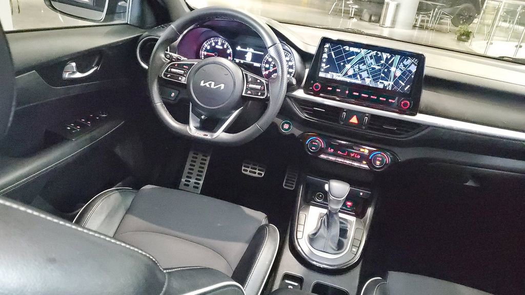 Used 2023 Kia Forte GT-Line w/ GT-Line Premium Package image 12