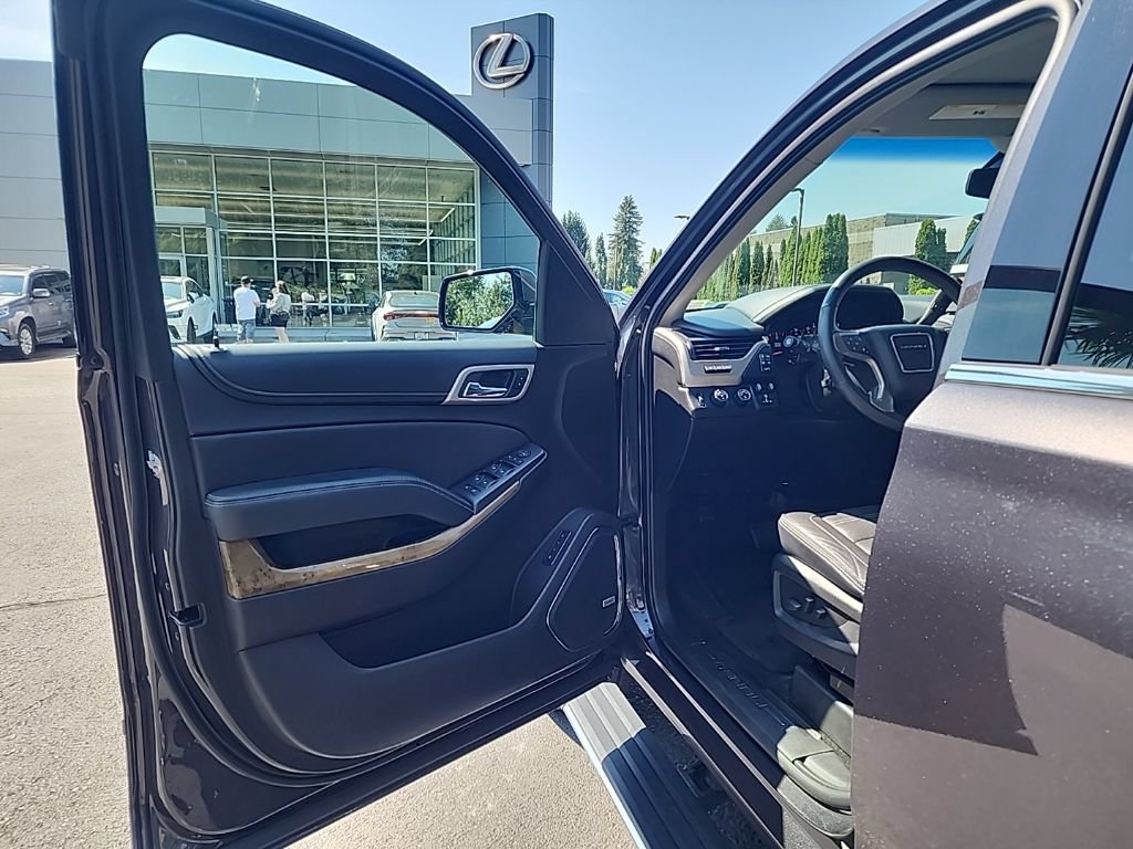 Used 2016 GMC Yukon Denali w/ Open Road Package AWD/4WD image 9
