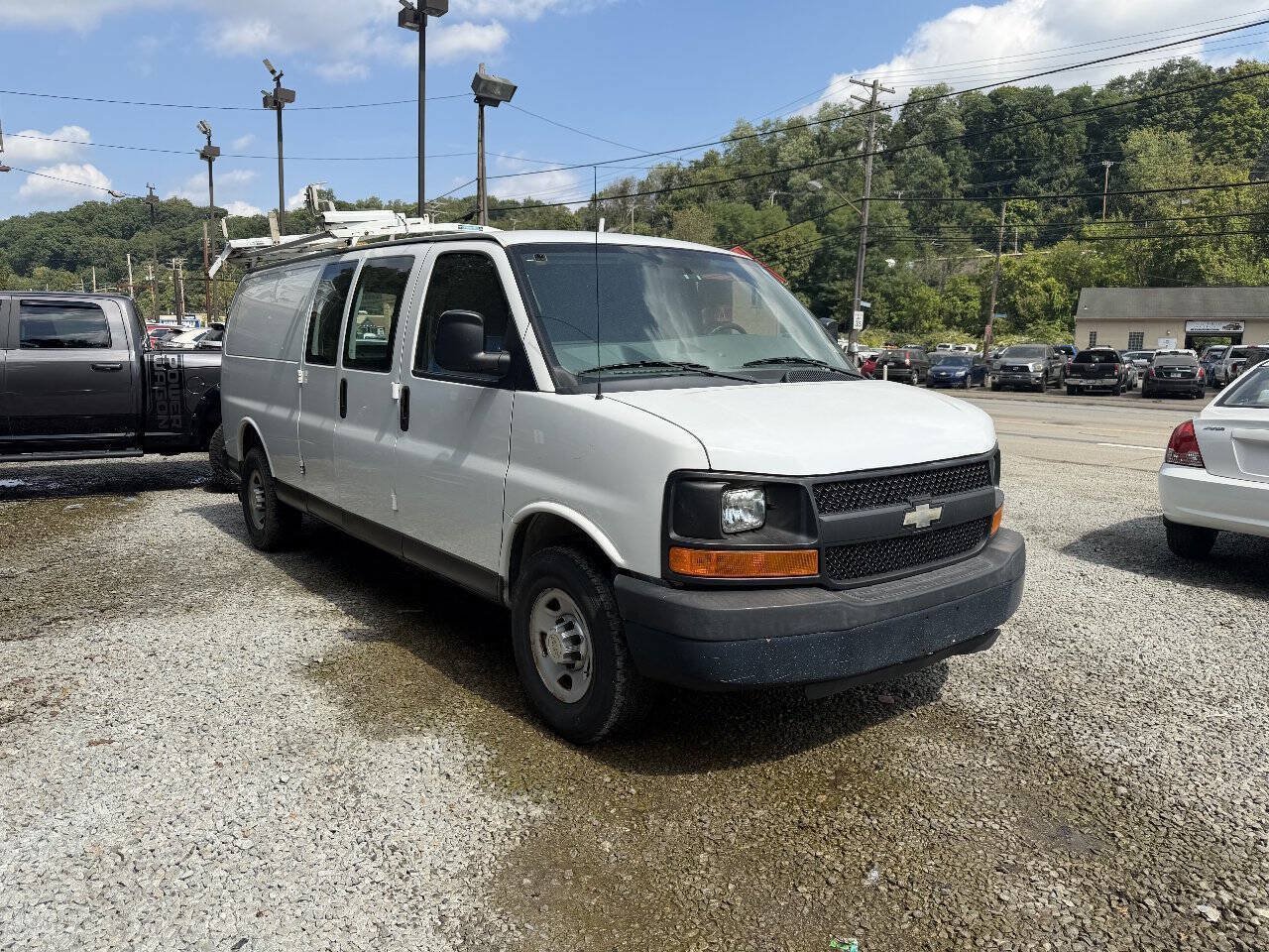 Used 2013 Chevrolet Express 3500 Extended RWD image 6