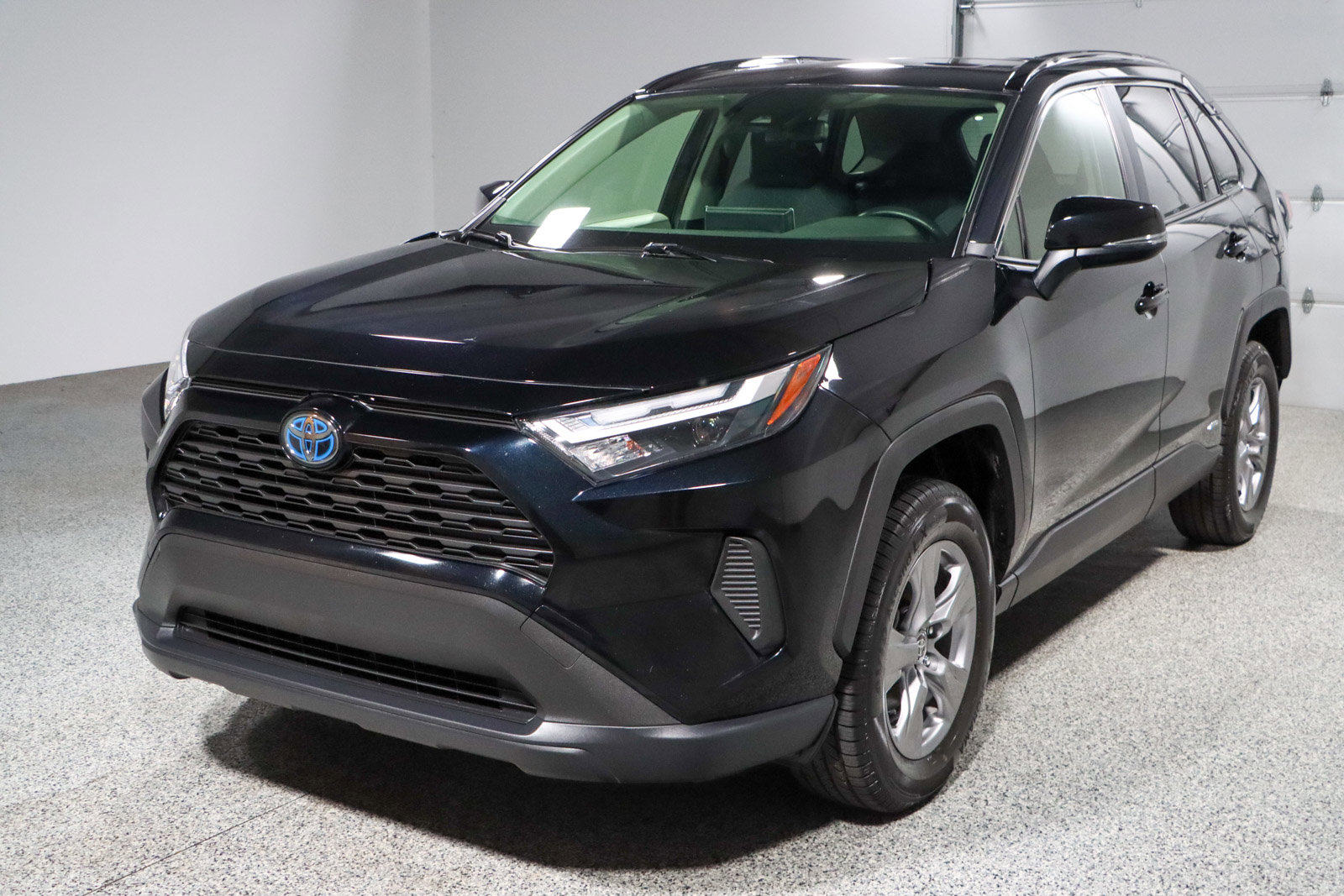 Used 2023 Toyota RAV4 XLE w/ Convenience Package AWD/4WD image 32
