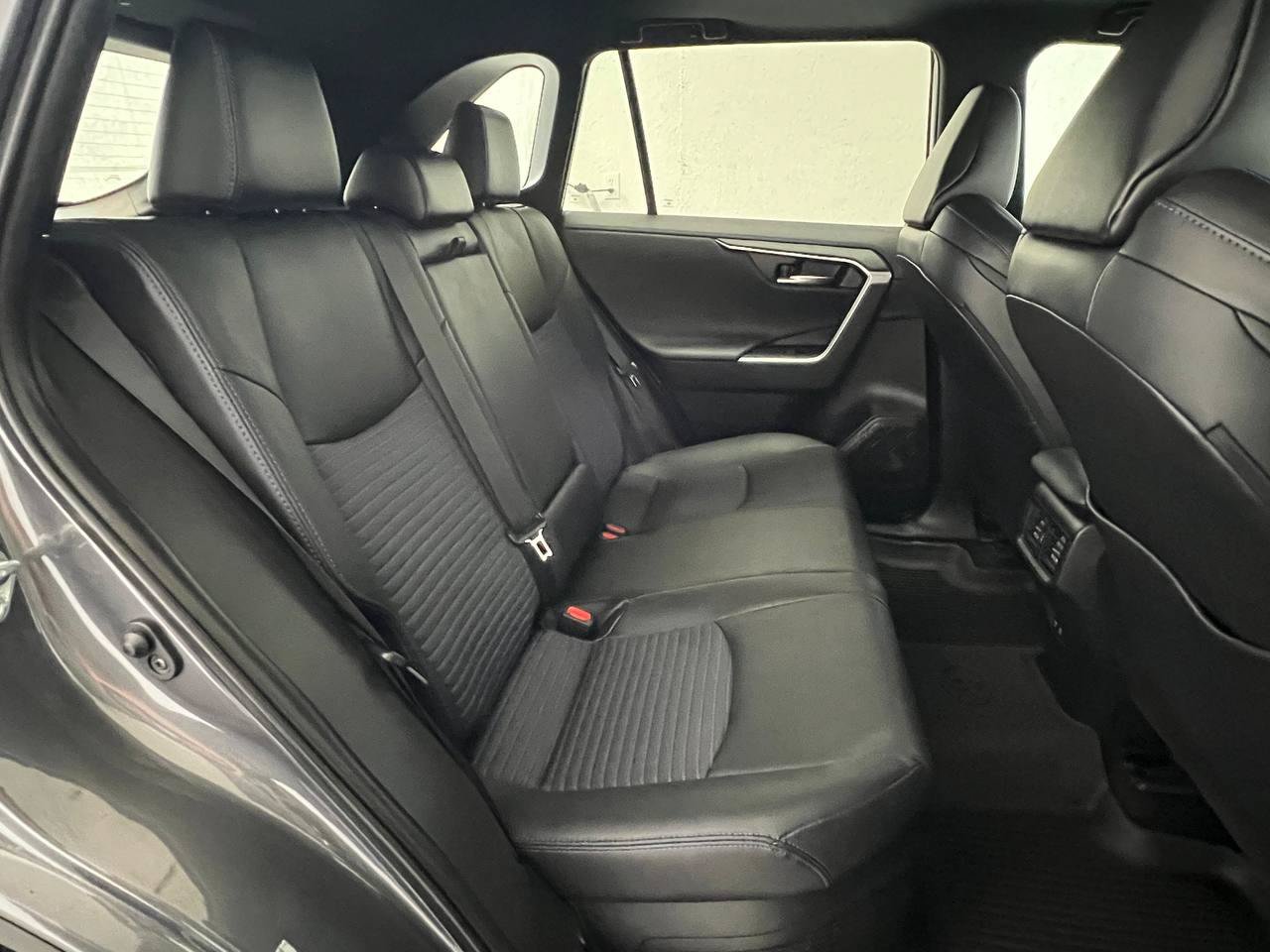 Used 2021 Toyota RAV4 XSE AWD/4WD image 14
