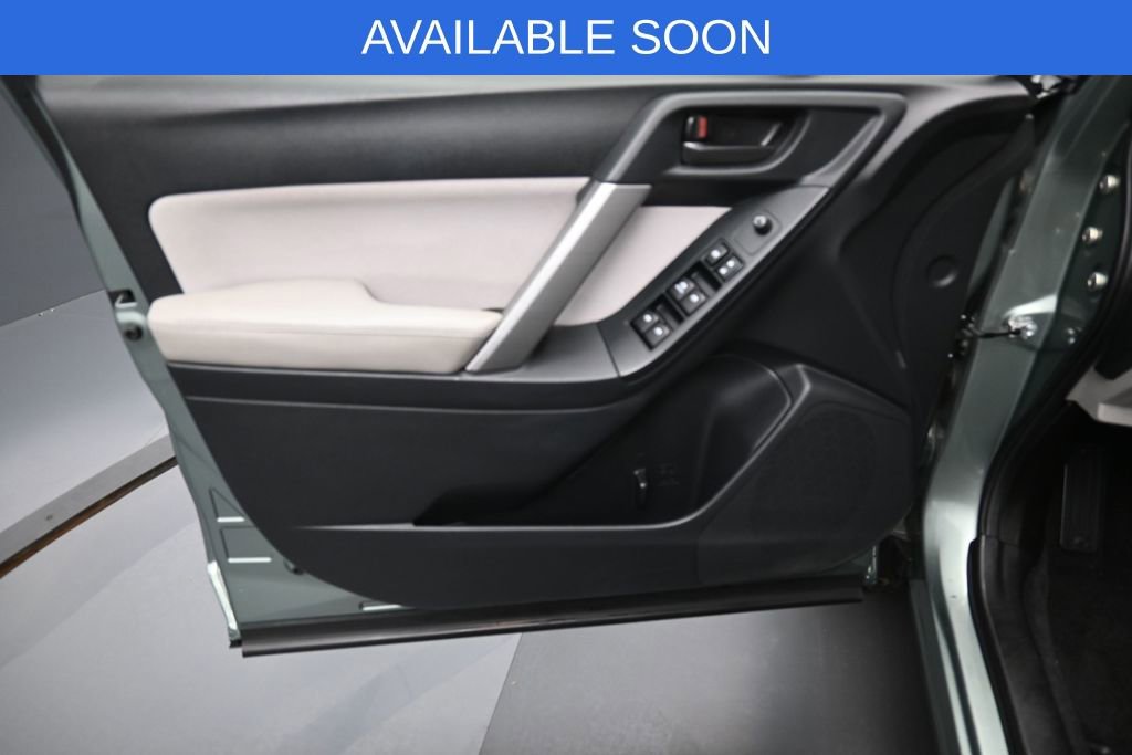 Used 2016 Subaru Forester 2.5i w/ Popular Package #2 AWD/4WD image 3