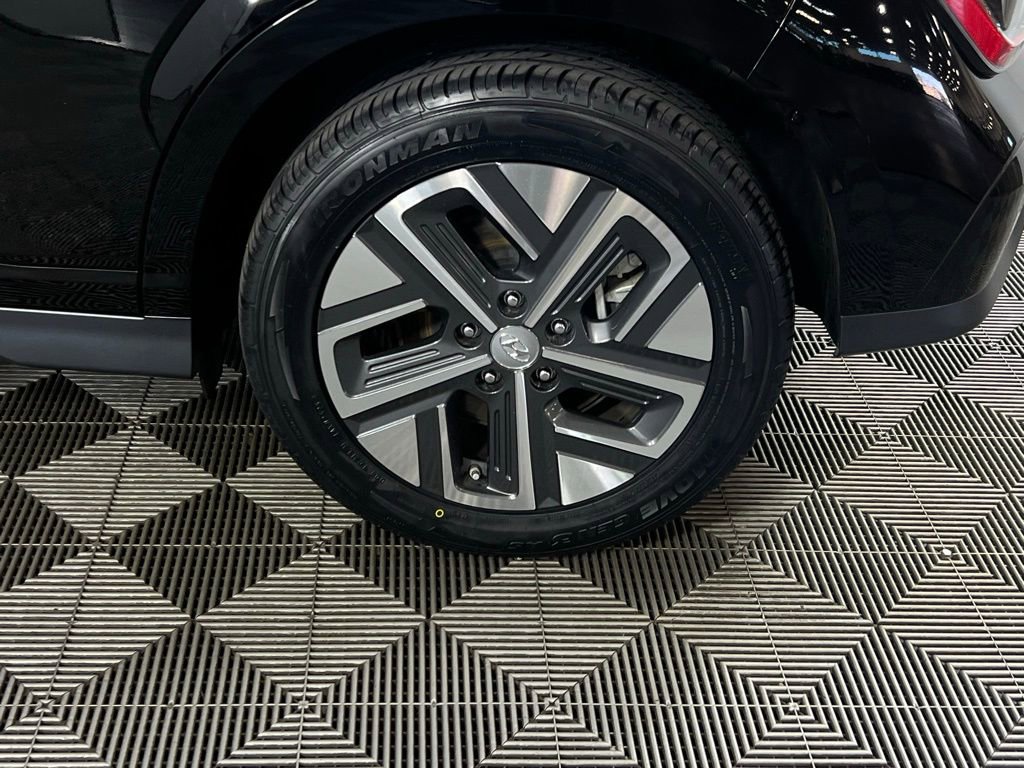 Used 2022 Hyundai Kona Limited w/ Cargo Package image 12