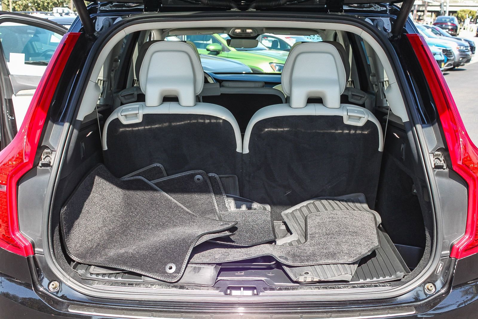 Used 2023 Volvo XC90 B6 Plus w/ Protection Package Premier image 28