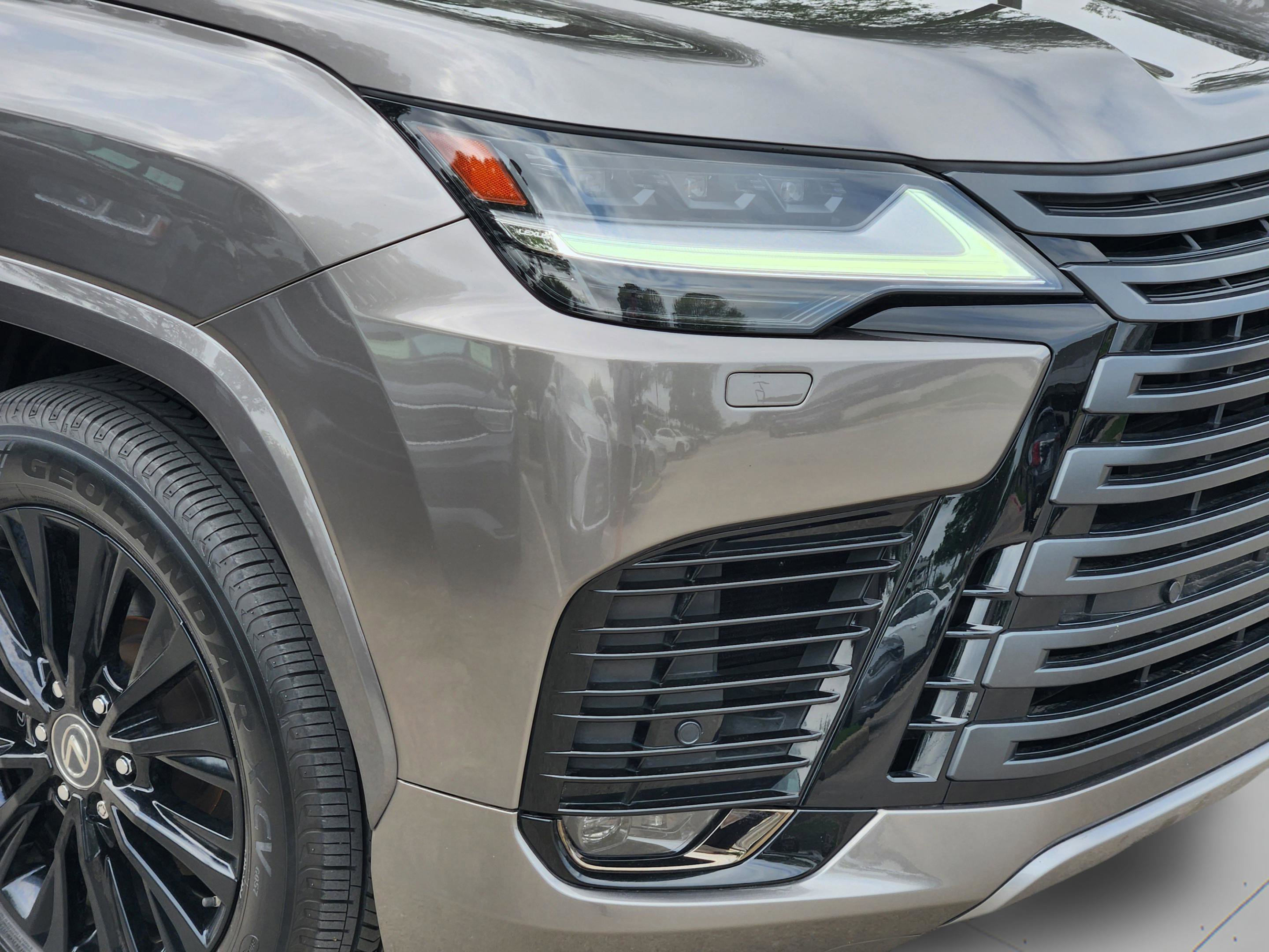 Used 2023 Lexus LX 600 4WD w/ Appearance Package image 39