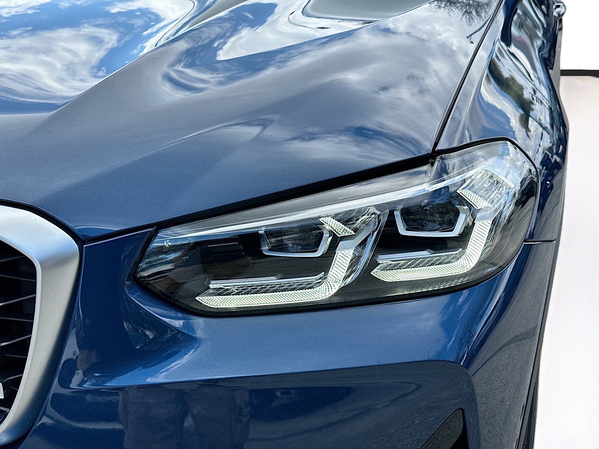 Certified 2025 BMW X4 xDrive30i image 31