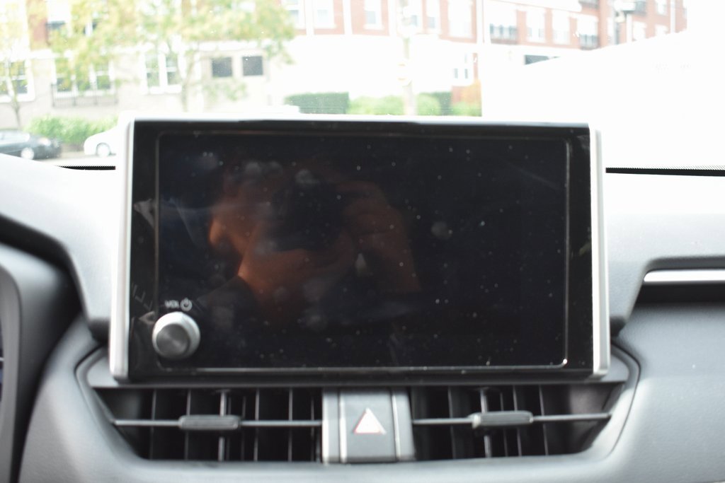 Used 2025 Toyota RAV4 LE image 17