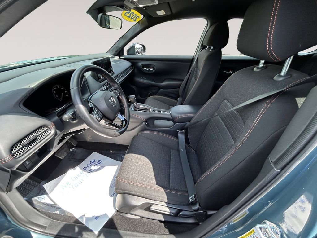 Used 2025 Honda HR-V Sport image 9