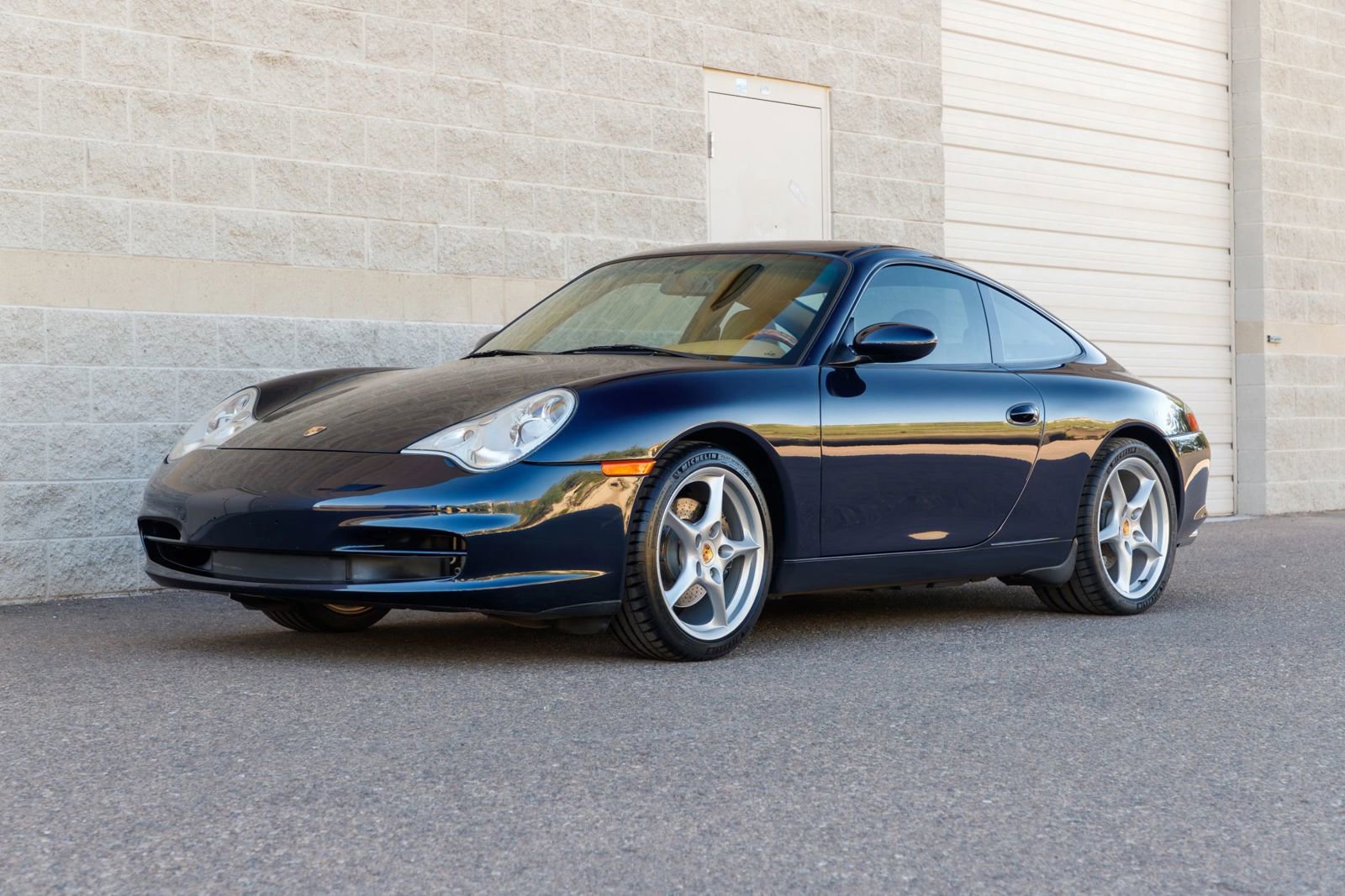 Used 2003 Porsche 911 Carrera image 2