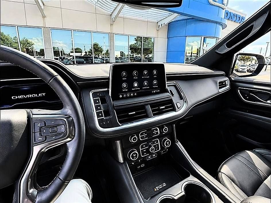 Used 2024 Chevrolet Suburban RST w/ Luxury Package AWD/4WD image 10