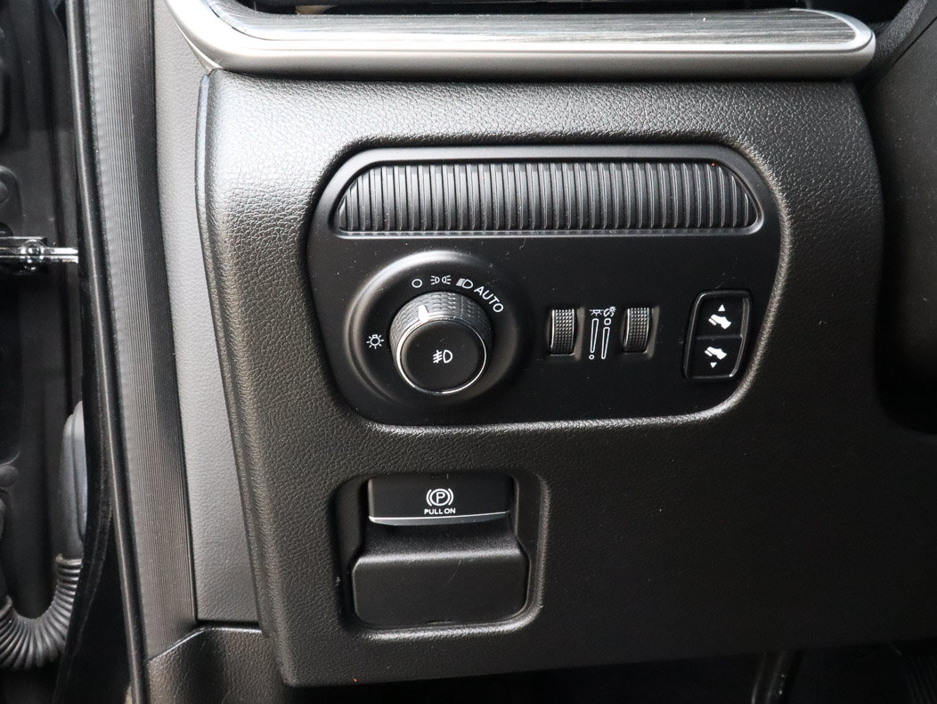 Used 2022 Jeep Wagoneer Series II AWD/4WD image 17
