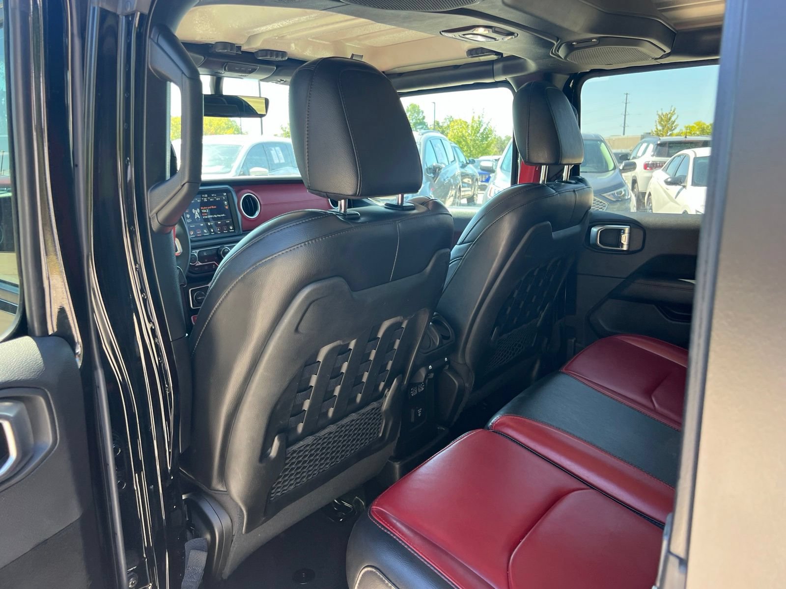 Used 2023 Jeep Wrangler Unlimited Rubicon 4xe AWD/4WD image 15