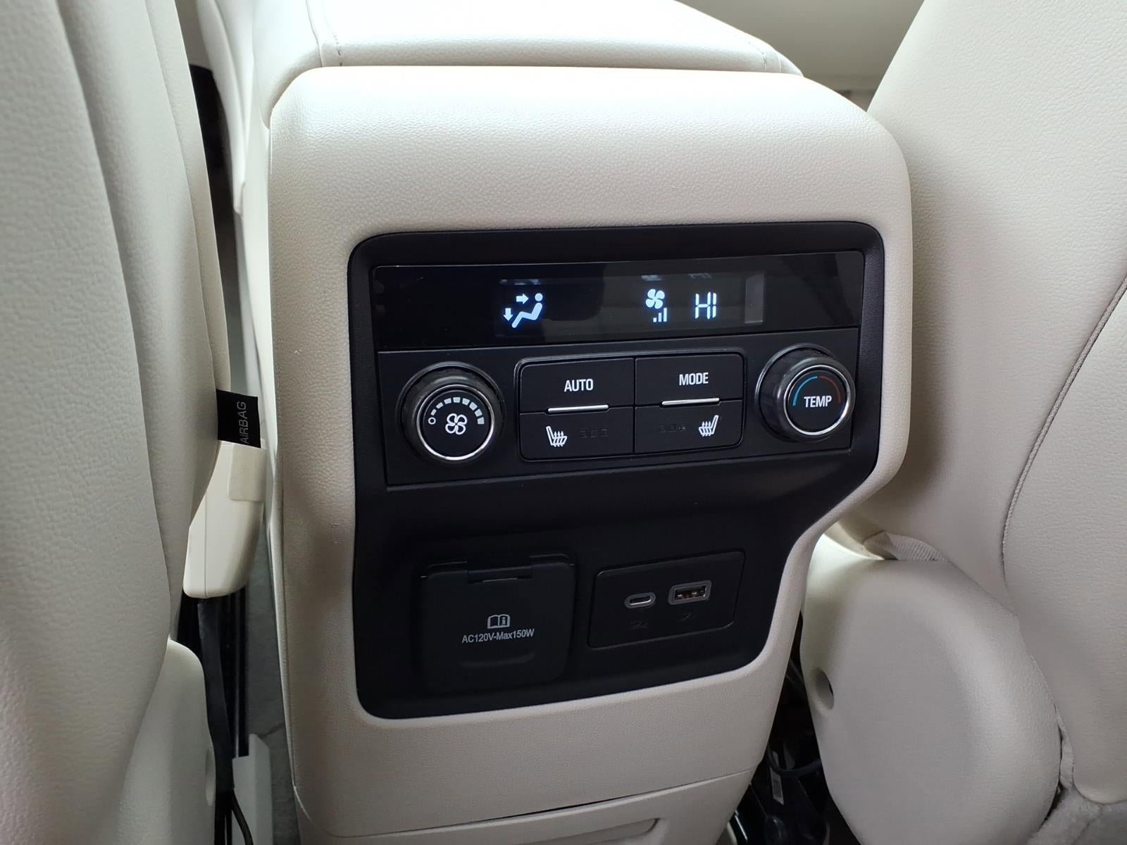 Used 2022 GMC Acadia Denali w/ Denali Ultimate Package AWD/4WD image 17