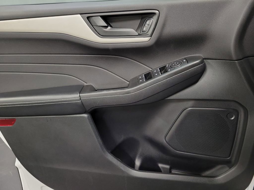 Used 2022 Ford Escape SE image 22