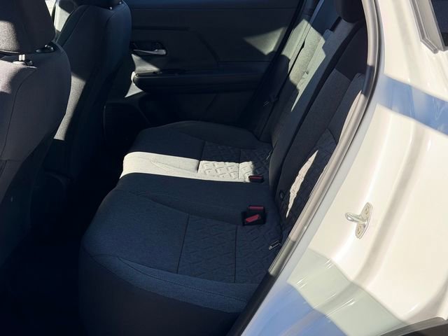 New 2026 Nissan Kicks SV w/ SV Premium Package FWD image 22