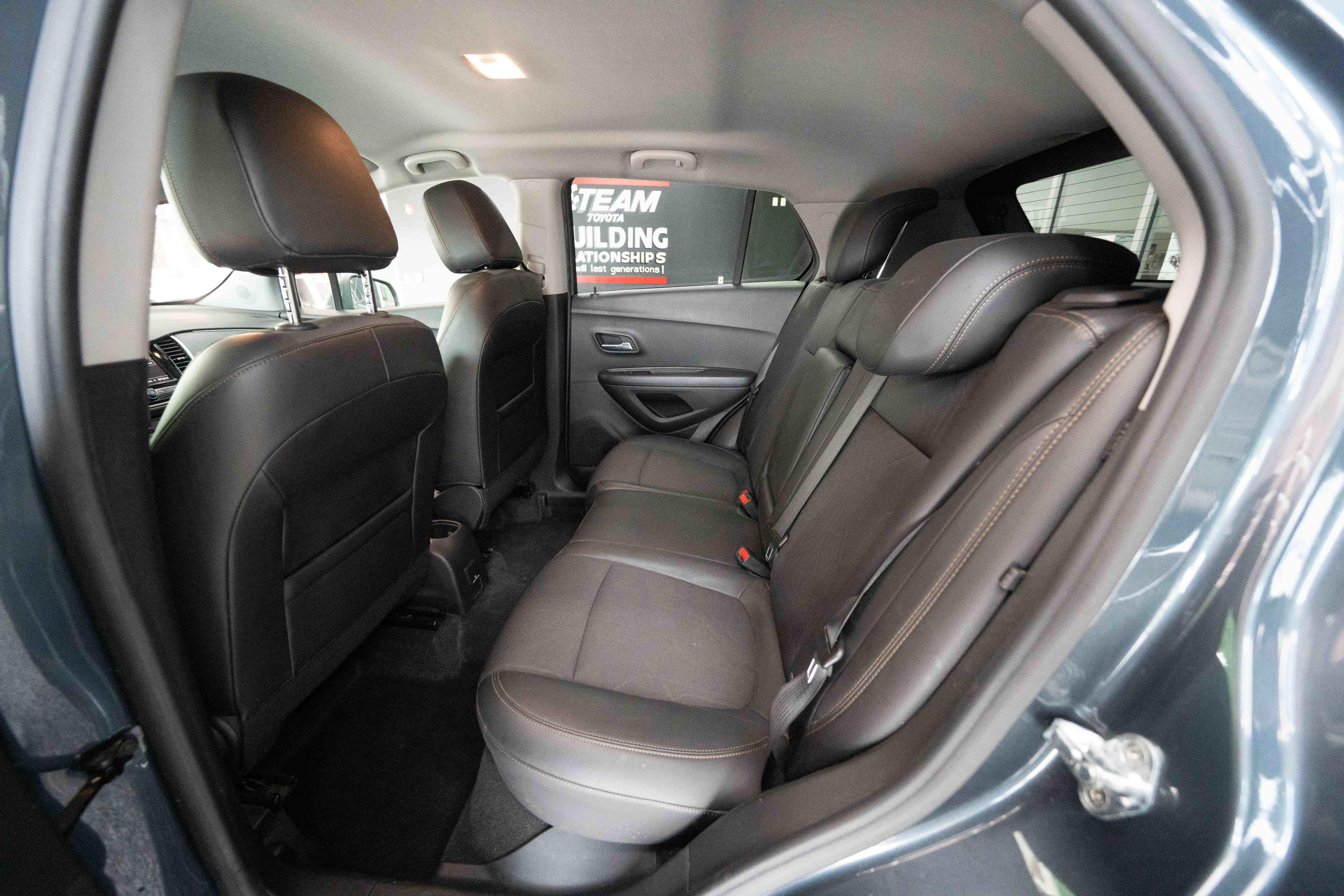 Used 2022 Chevrolet Trax LT w/ LT Convenience Package AWD/4WD image 23