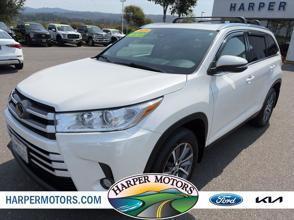 Used 2019 Toyota Highlander XLE AWD/4WD video 1