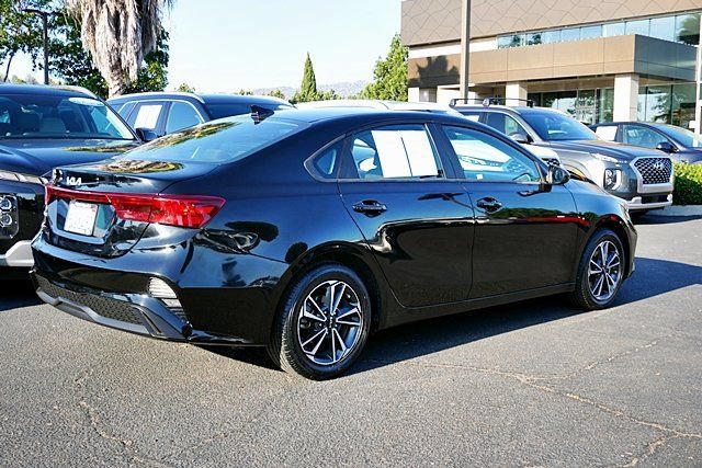 Used 2023 Kia Forte LXS FWD image 4
