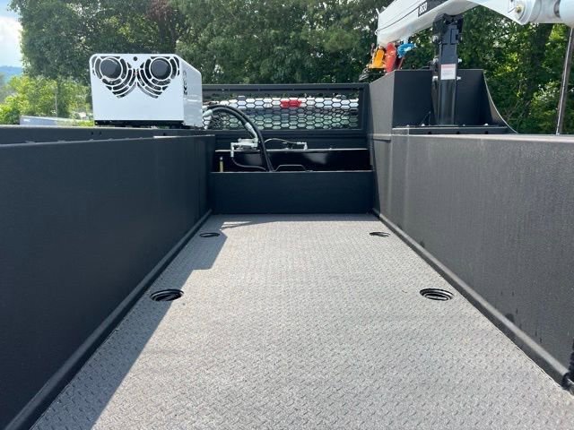 New 2024 Ford F550 4x4 Regular Cab Super Duty image 30