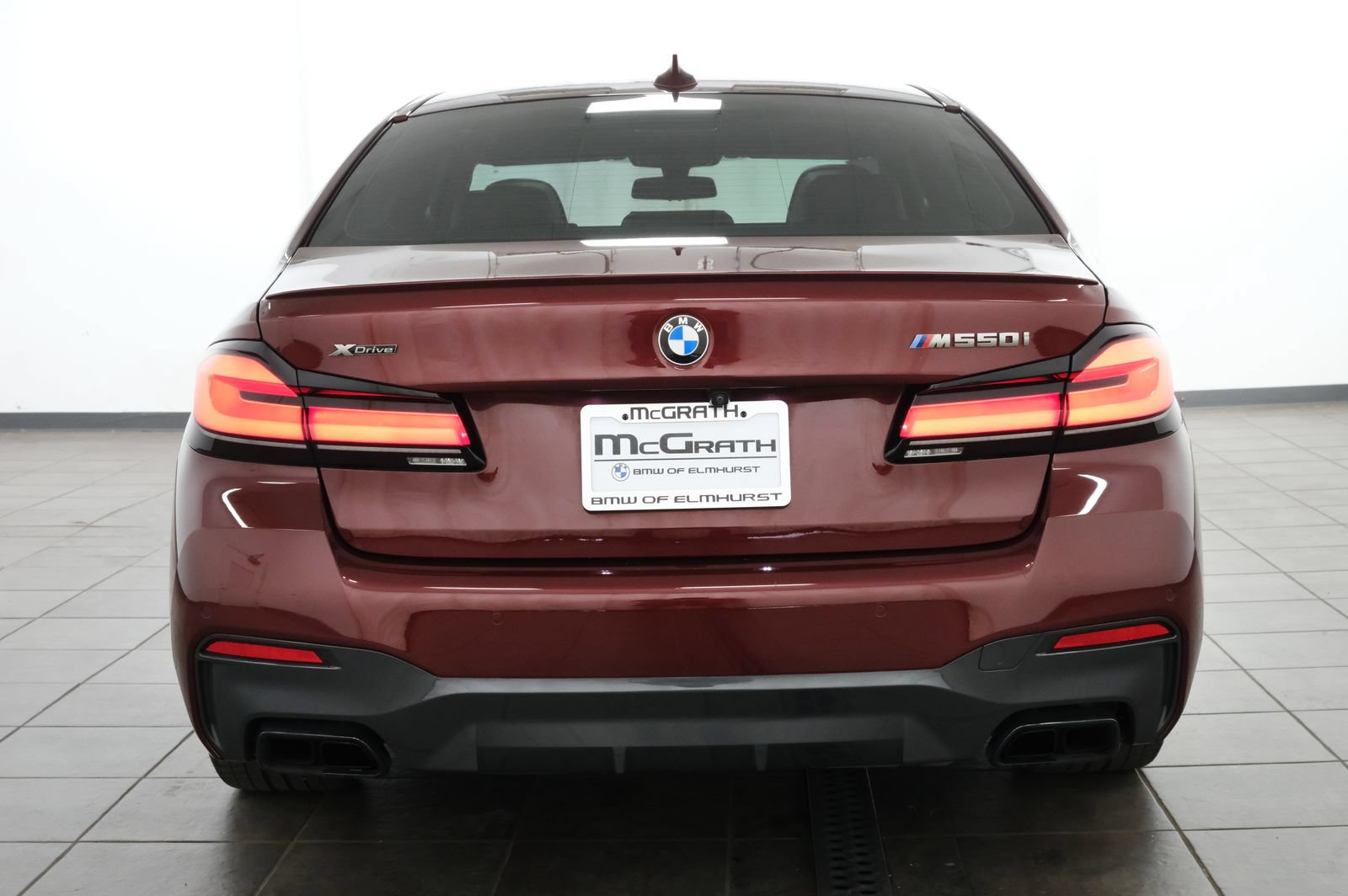 Used 2022 BMW M550i xDrive w/ Executive Package AWD/4WD image 4