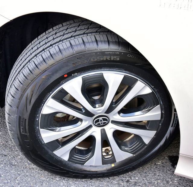 Certified 2021 Toyota Prius Prime LE FWD image 30